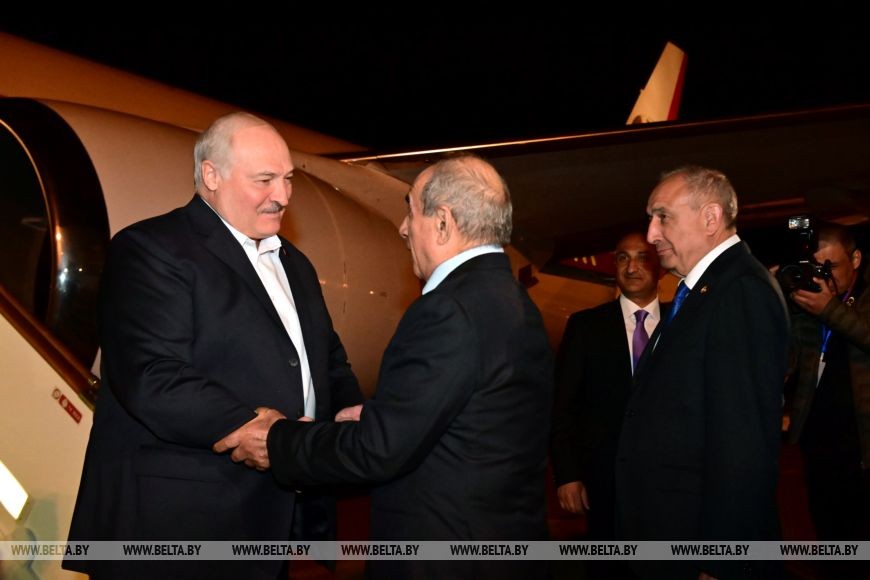 Лукашенко прибыл с государственным визитом в Азербайджан