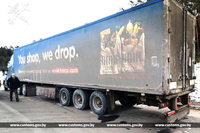 Предпринимателя задержали при незаконной транспортировке груза в РФ.