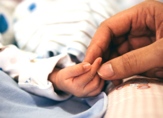 В Москве за продажу ребёнка задержали белоруску.