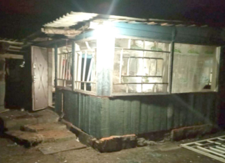 Во дворе дома взорвался кислородный баллон.