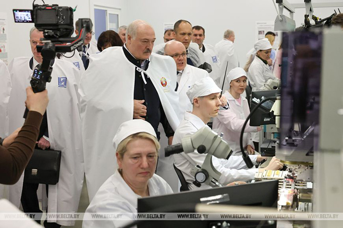 Подготовка к ВНС, окормление конфессий и задачи для микроэлектроники. Итоги недели Президента