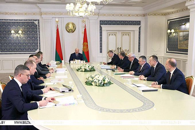 Инаугурация, признание в счастье, важные кадры, ржавый станок и контроль без "хотелок". Итоги недели Президента