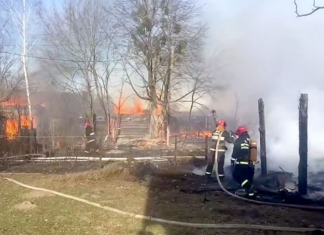 В деревне сгорели два дома и пять хозпостроек.