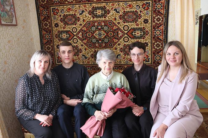 Посмотрите, как встречает 85-летие ветеран педагогического труда