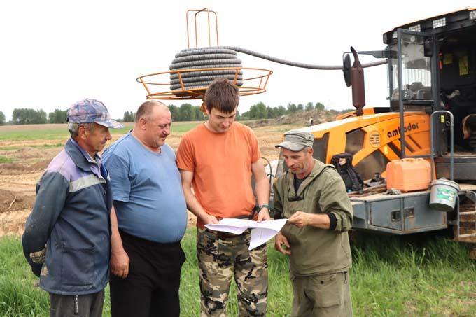 Посмотрите, как трудятся мстиславские мелиораторы