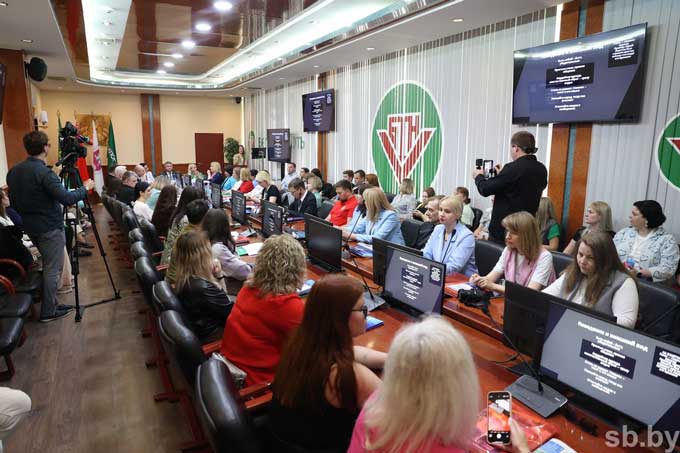 ф2 V форум медийного сообщества проходит в Гомельской области