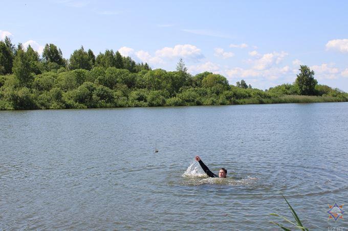 Спасатели провели практическое занятие для детей у водоёма