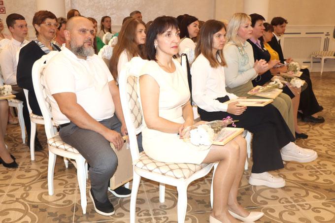 Благодарственные письма и премии за учёбу, работу и воспитание детей