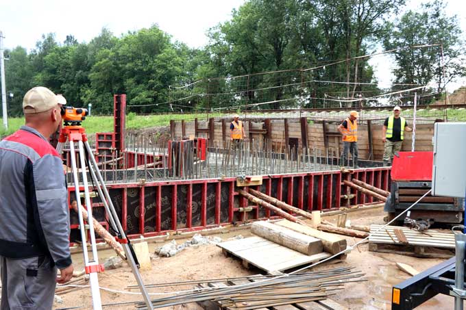 У аг. Ходосы реконструируют путепровод.