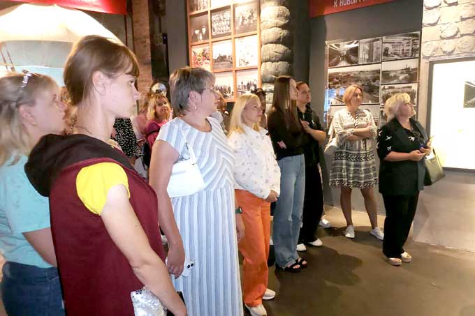 2 Педагоги Мстиславского района посетили новый областной музей.
