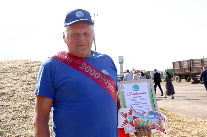 Рекорд на хлебной ниве: водитель «Мазоловского» преодолел 2000 тонн.