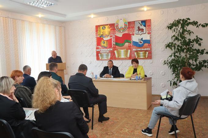 Как исполняются требования Директивы №1 в районе