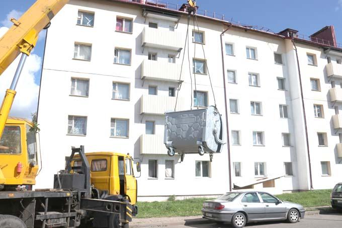 Оптимизация сбора мусора: в Мстиславле устанавливают новые контейнеры.