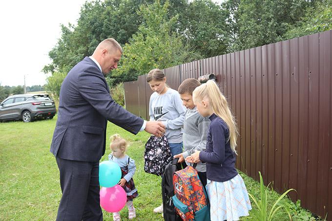 «Соберём школьный портфель — вместе». Кто оказал помощь семье из Мазолова