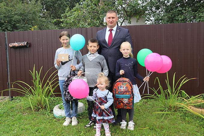 Соберём школьный портфель. Кто оказал помощь семье из Мазолова