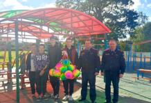 Милиционеры передали спортивный инвентарь для Мстиславской школы-интерната.