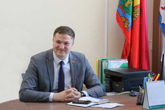 Депутат Владимир Павловский провёл день в избирательно округе.