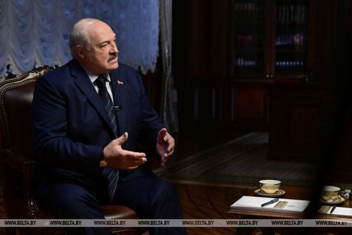 «Крошки со стола» или независимость: мнение об интервью Лукашенко.