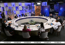 Рабочая неделя Президента: участие в Глобальном атомном форуме и пятичасовые переговоры