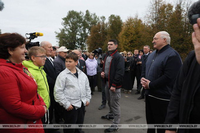Рабочая неделя Президента: участие в Глобальном атомном форуме и пяти­ч­а­совые переговоры