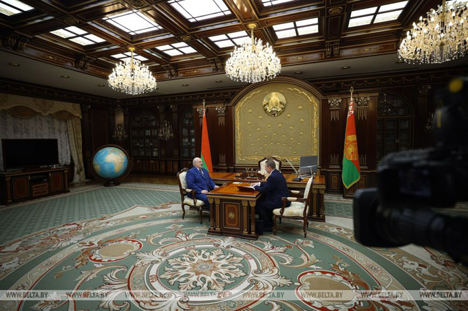 Рабочая неделя Президента: участие в Глобальном атомном форуме и пяти­ч­а­совые переговоры