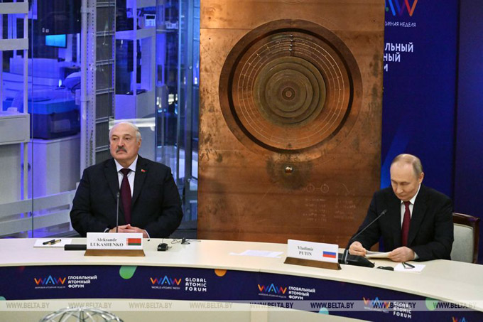 Рабочая неделя Президента: участие в Глобальном атомном форуме и пяти­ч­а­совые переговоры