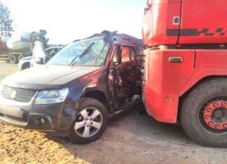 Грузовик столкнулся с легковушкой. Подробности ДТП.