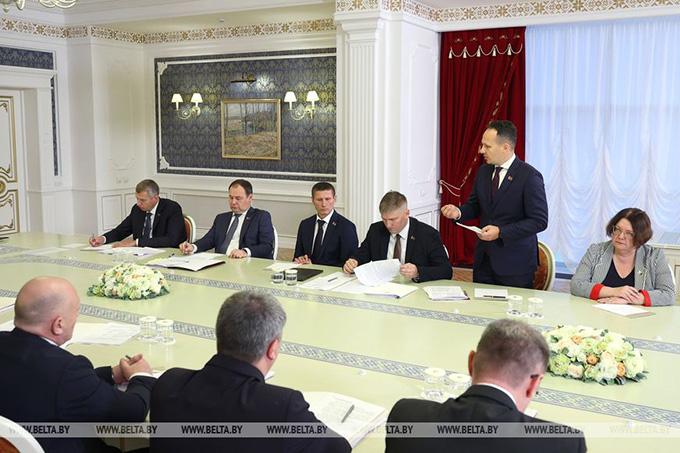 Рабочая неделя Президента: "Семья ШОС" и криптопланы