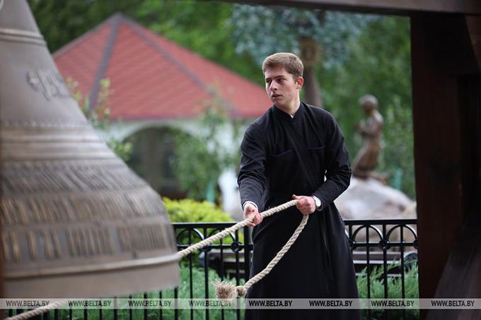 Президент ориентирует на помощь государства в развитии религиозных центров