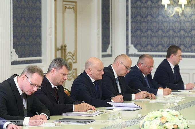 Рабочая неделя Президента: "Семья ШОС" и криптопланы