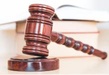 Директора сельхозпредприятия осудили за применение насилия