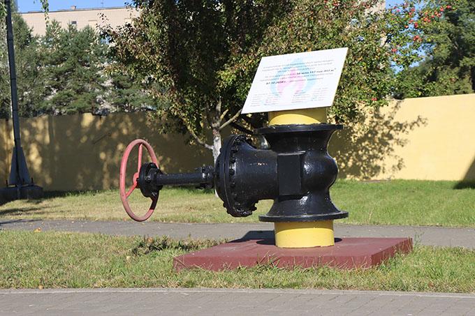 Руководство района поздравляет с Днём работников нефтяной, газовой и топливной промышленности