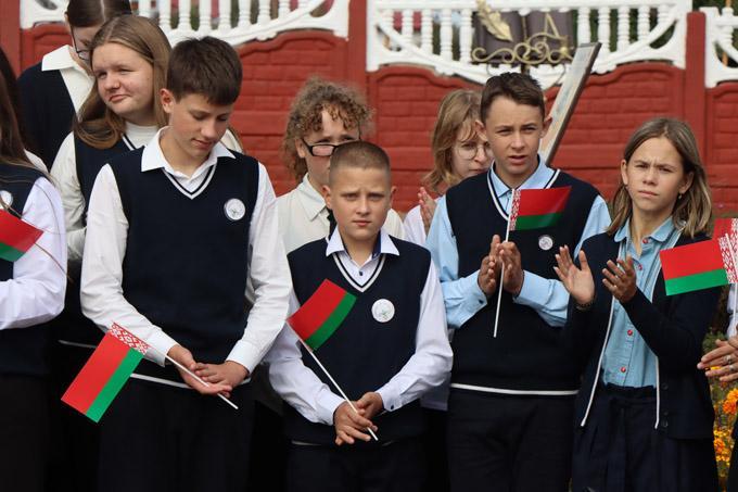 Посмотрите, какой арт-объект появился возле гимназии