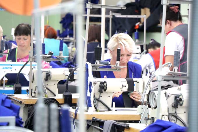 Как прошла информационная встреча на Мстиславской швейной фабрике