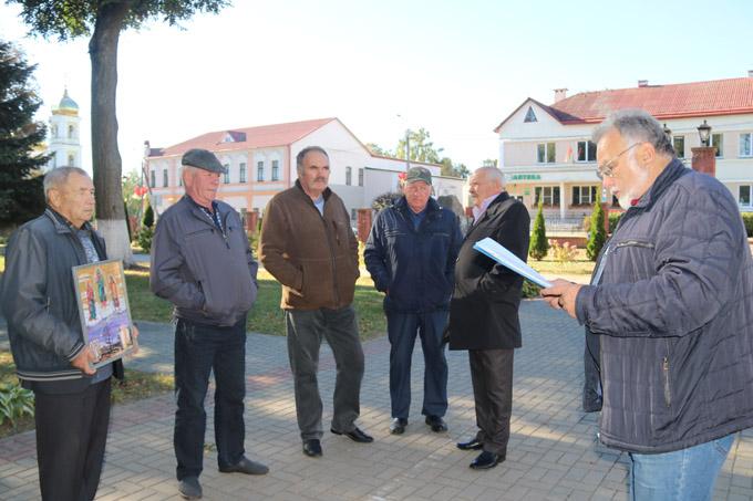 Как ликвидаторы ЧАЭС отметили пятилетие установки памятного знака