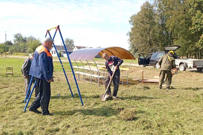 Жители сельсовета наводят порядок на улицах деревень.