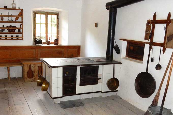 Спасатели рассказали, как подготовить печь к отопительному сезону.