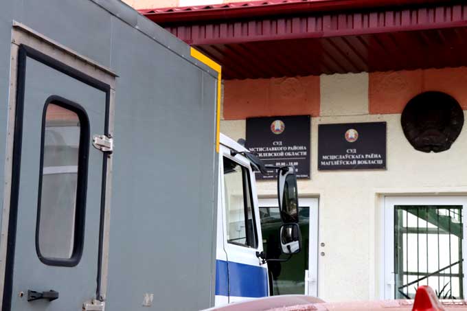 суд1 В Мстиславском районе работник ослеп из-за нарушений охраны труда.