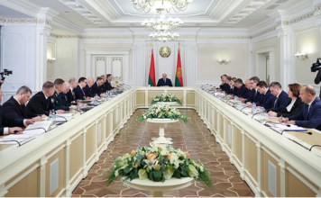 Рабочая неделя Президента: разговор по-мужски в Витебске и новый виток сотрудничества с Ливией