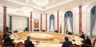 Президент встретился с главами правительственных делегаций