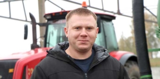 Дмитрий Бритиков – лучший молодой комбайнер района.