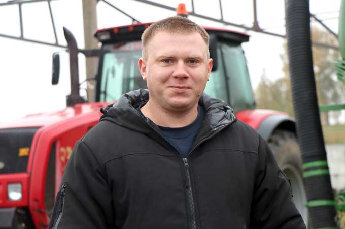 Дмитрий Бритиков – лучший молодой комбайнер района.