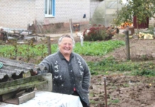 Как спасатели и школьники помогают пожилым.