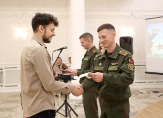 В Мстиславле прошли торжественные проводы призывников.