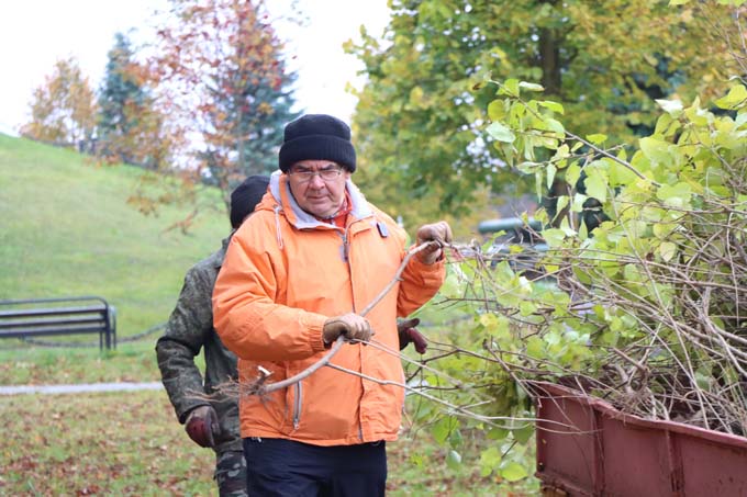 Мстиславль преображается: субботник объединил горожан