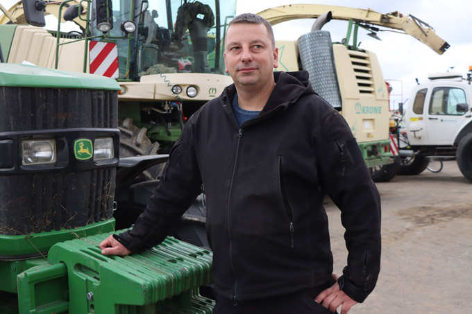 Каких правил в работе придерживается главный инженер ОАО "Октябрь"