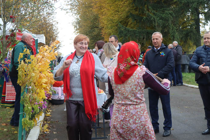 Районные «Дожинки» собрали тружеников села в Мазолово
