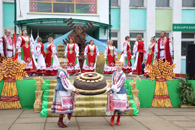 «Дожинки-2025»: район благодарит своих героев труда.