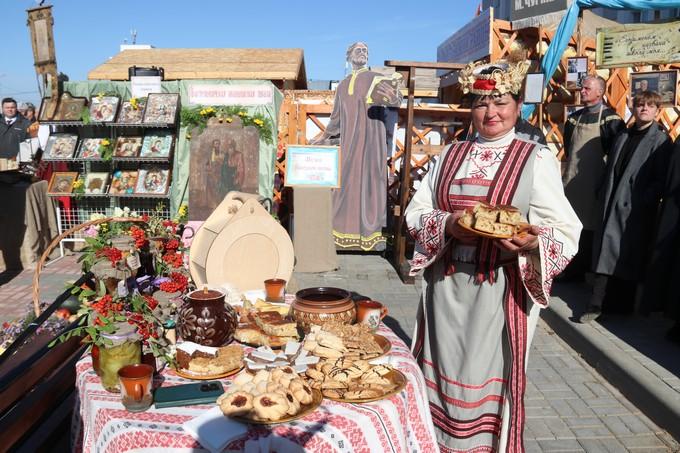 На мстиславском подворье в Кричеве многолюдно. Узнали почему