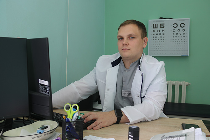 Доволен ли первым местом работы молодой врач